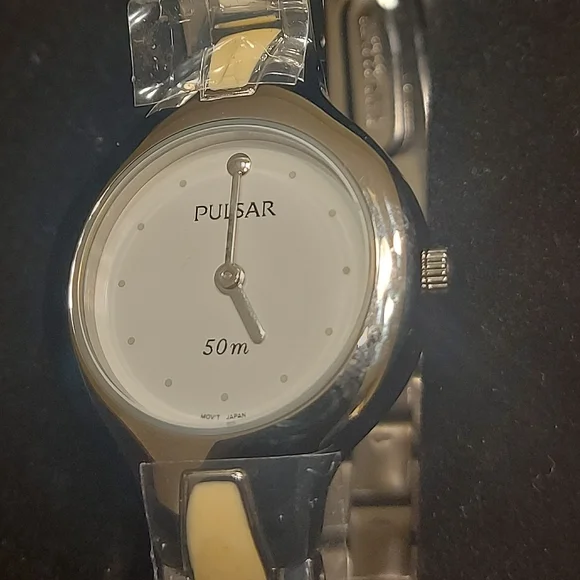 Older Pulsar Watch With Case Untested - Picture 10 of 15